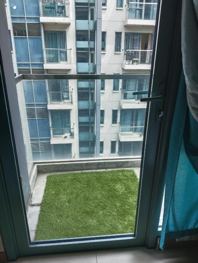 Lena’S Condotel Pasay Esterno foto